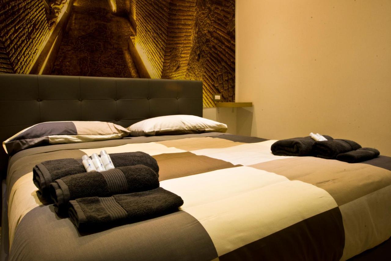 Suite Napoli Sotterranea Con Vasca Idromassaggio Exteriér fotografie